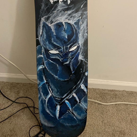Black panther skateboard - Picture 2 of 5